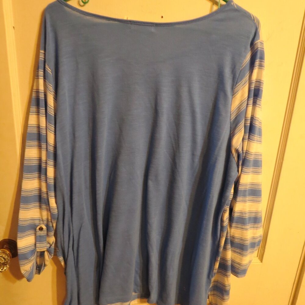 Blue & White Faded Glory 4x Woman's Shirt - Picture 2 of 5